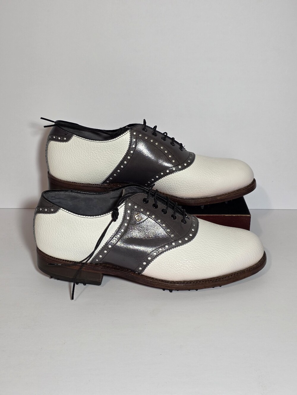 Footjoy Classics Men 10 B White Grey Leather Wingtip Saddle Golf Shoes 51763 USA